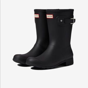 black hunter rainboots, size 7.5